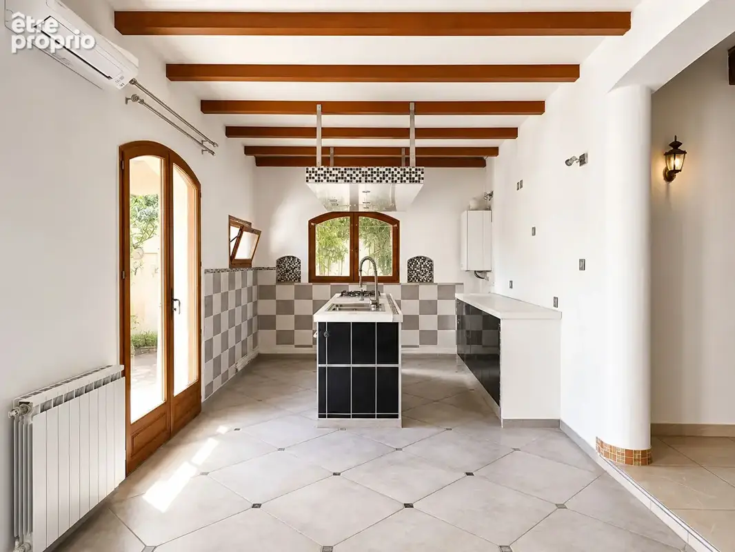 Maison individuelle avec piscine, dépendance et stationnement - aux portes des calanques de sormiou - 13009 marseille - photo 2