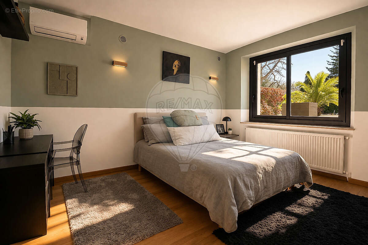 Maison à ROQUEFORT-LES-PINS