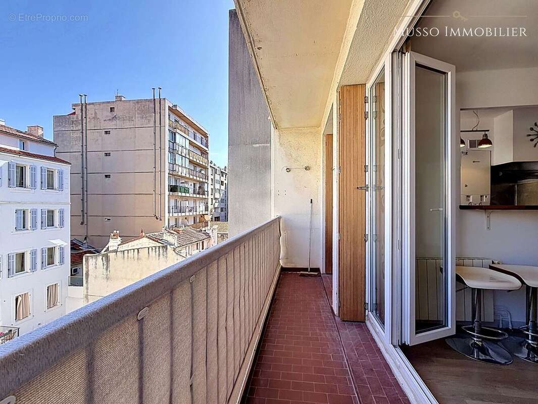 Appartement à MARSEILLE-7E