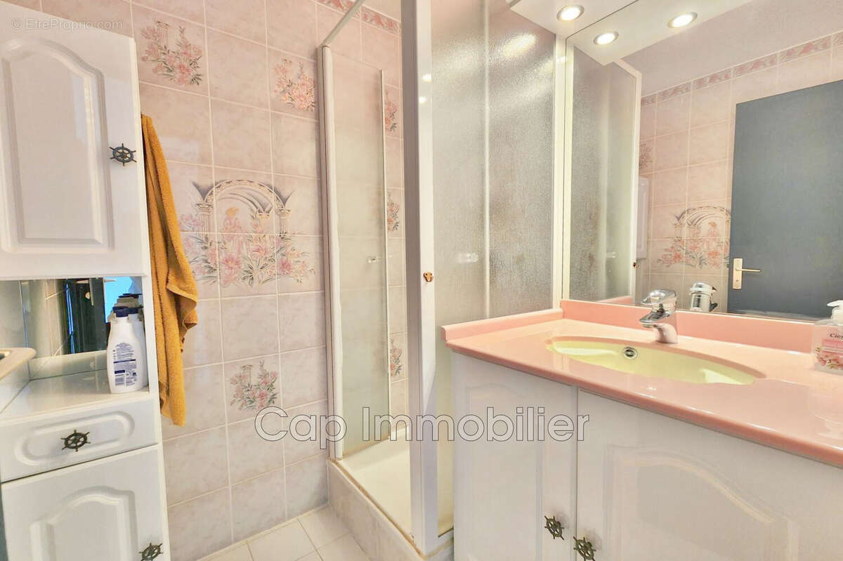 Appartement 25 m² à Agde  - photo 8