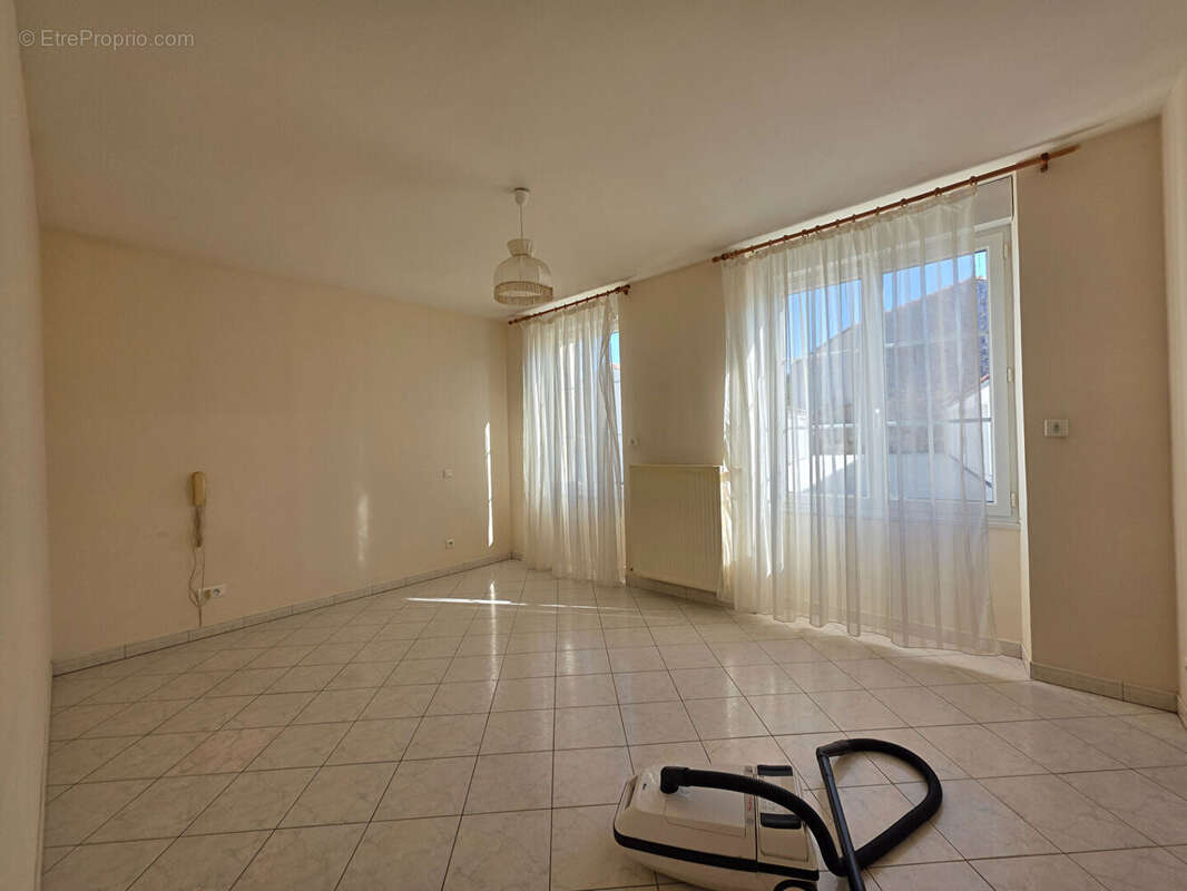 Maison à TONNAY-CHARENTE