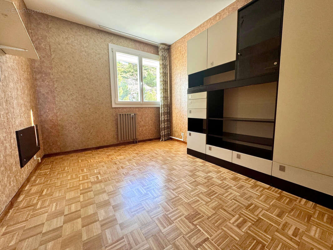 Appartement à MARSEILLE-9E