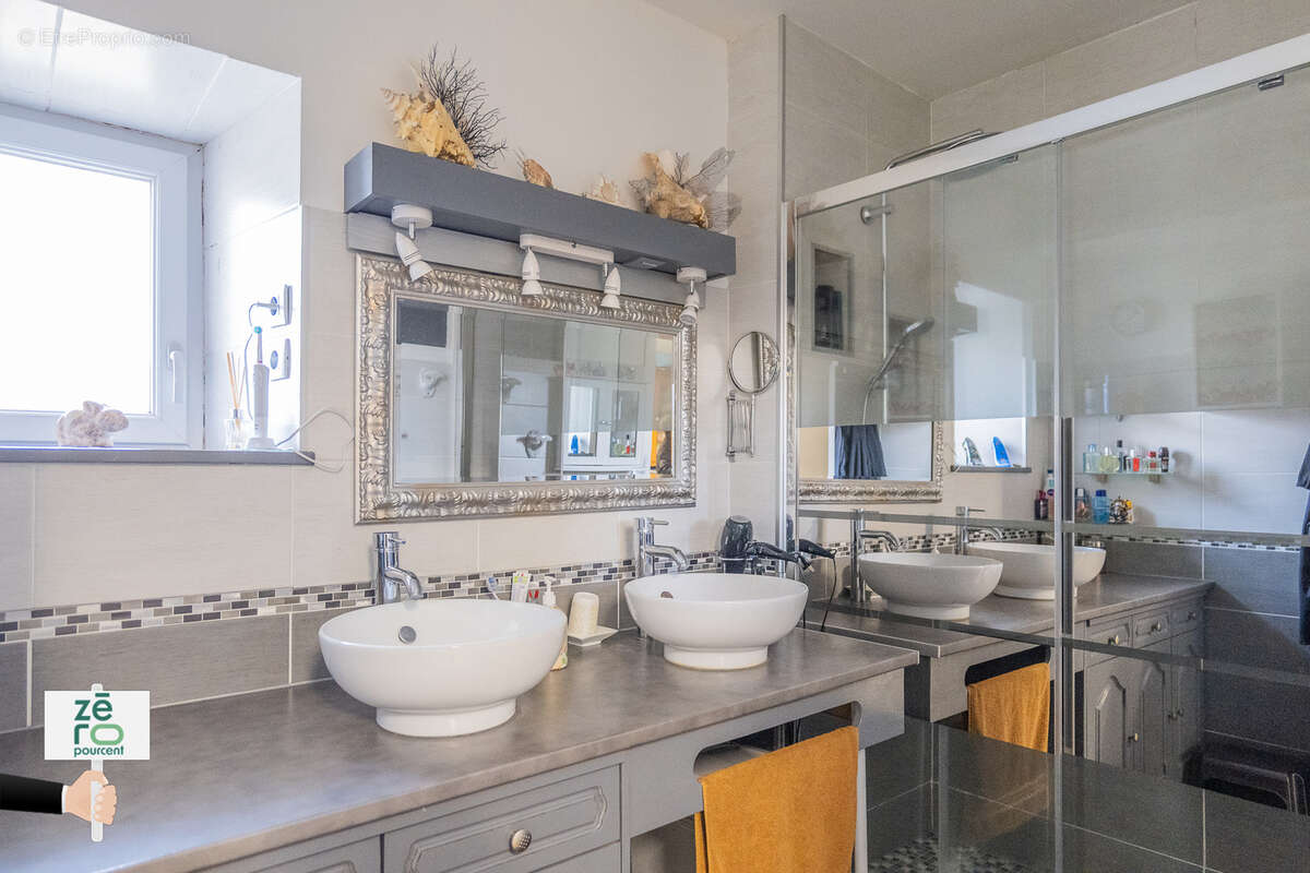 Maison à BOUILLE-COURDAULT