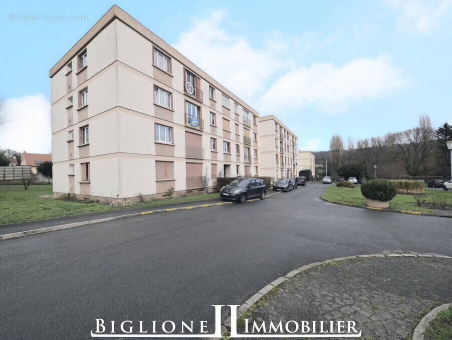 Appartement à COUBRON
