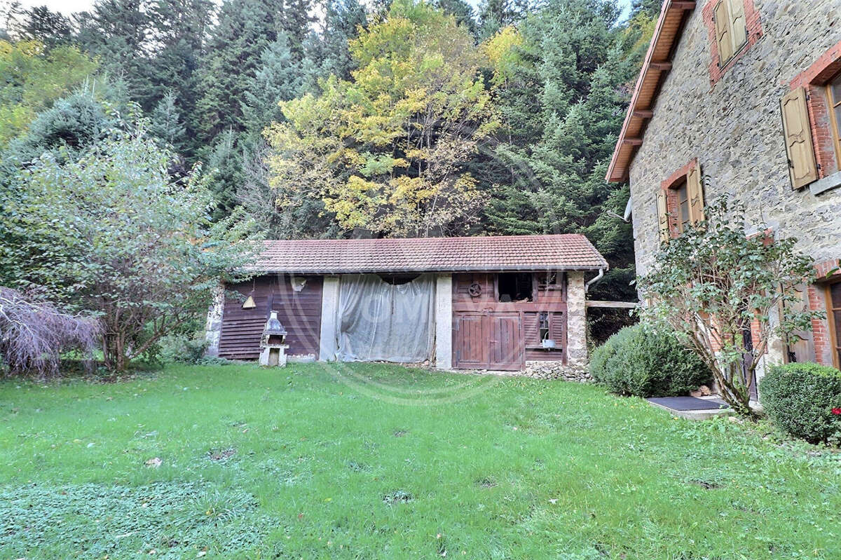 Maison à MONTREGARD