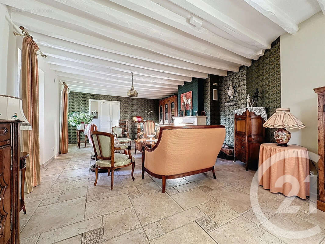 Maison à GRANDPUITS-BAILLY-CARROIS