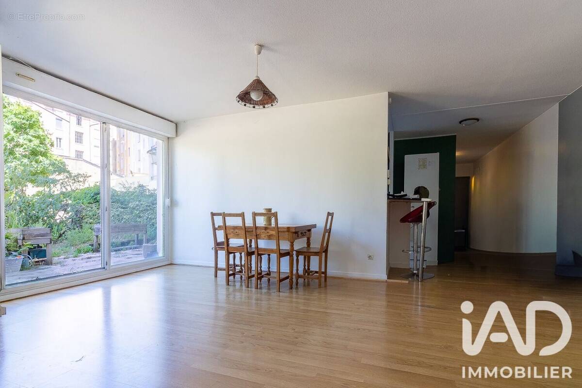 Photo 1 - Appartement à VILLEURBANNE