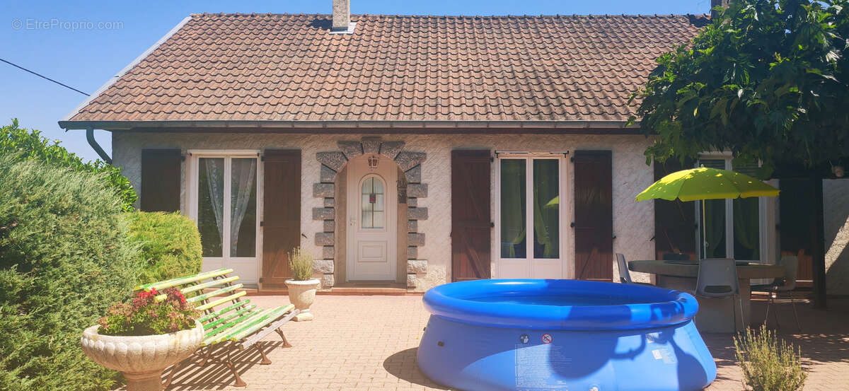 Plain pied de 94m2 - terrain 4200m2 - photo 9