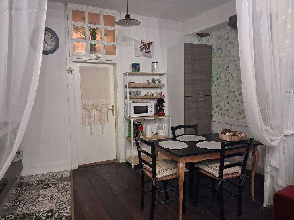 Appartement 110 m² à Saint-Leonard-De-Noblat  - photo 4