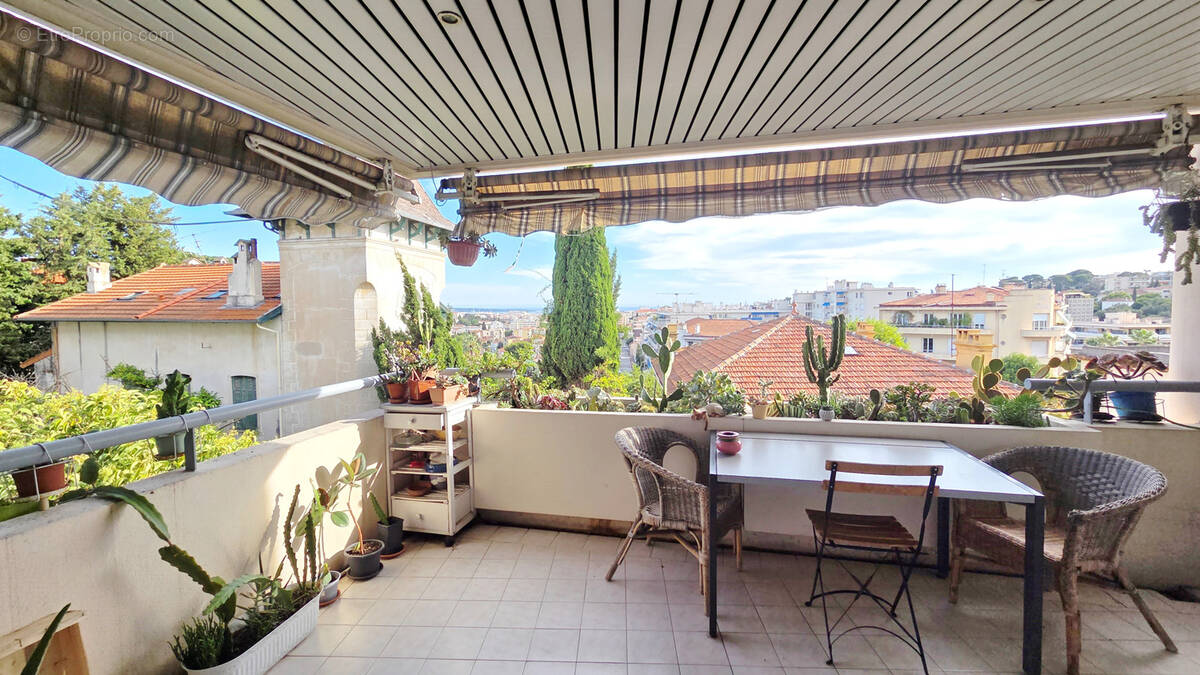 Appartement à LE CANNET