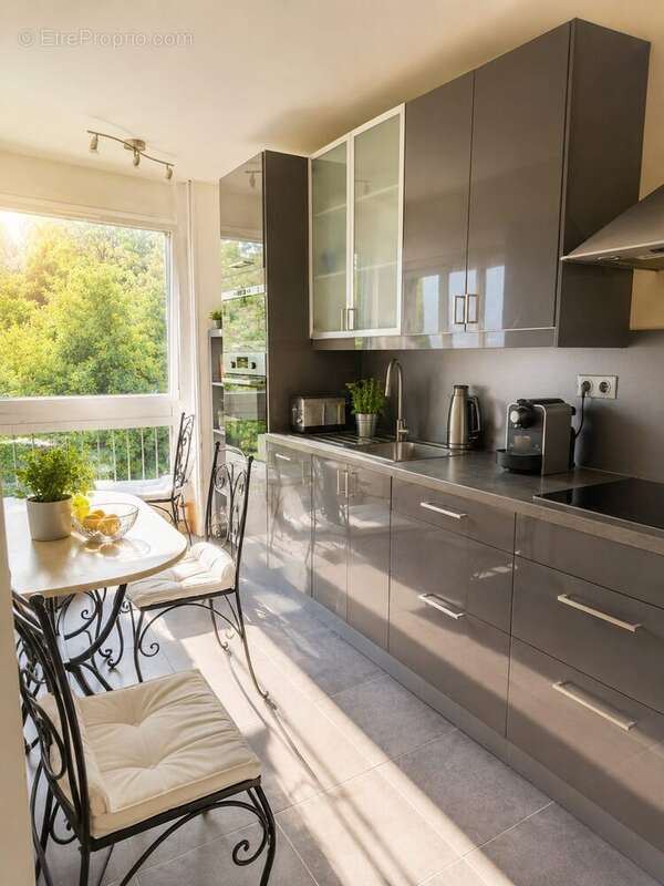 Appartement à FONTENAY-LE-FLEURY