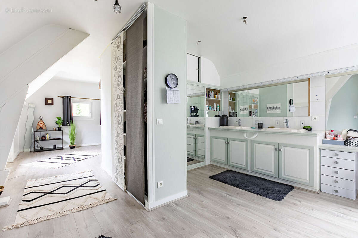 Maison à AUMONT-EN-HALATTE