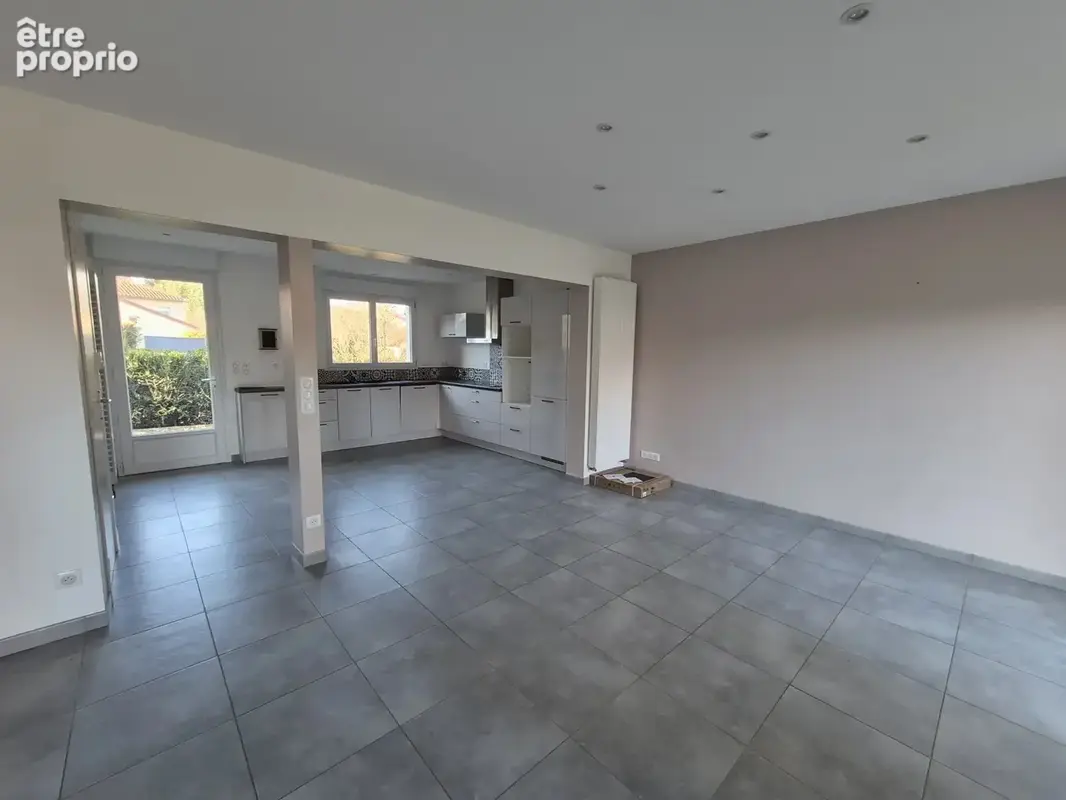 Vals près Le Puy, maison F4 sur 2 niveaux - photo 4