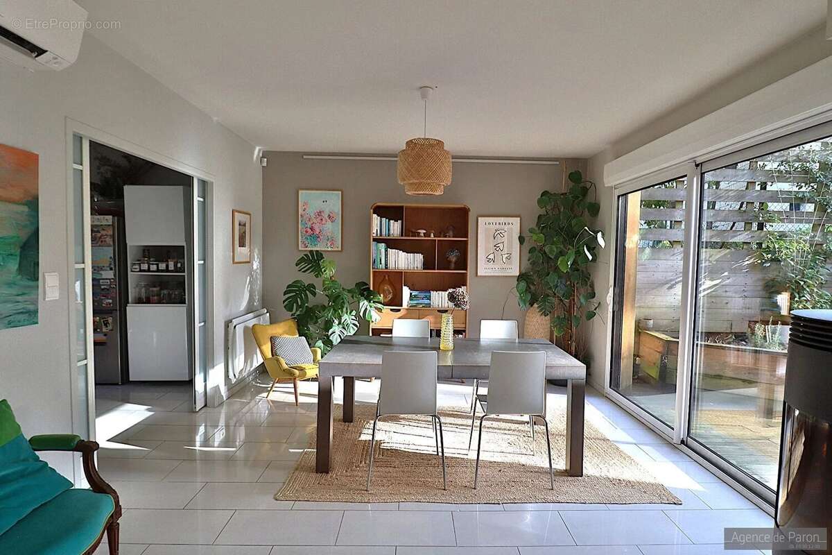 Maison à VERRIERES-LE-BUISSON