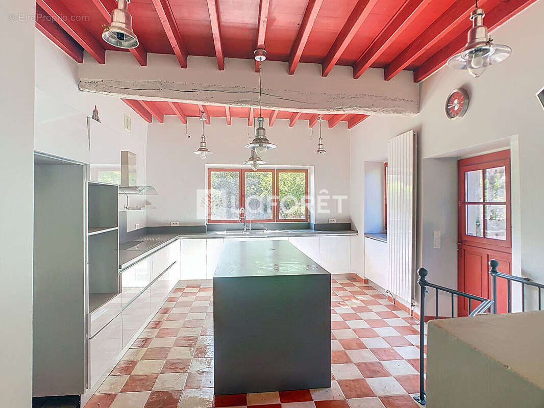 Maison à LINAS