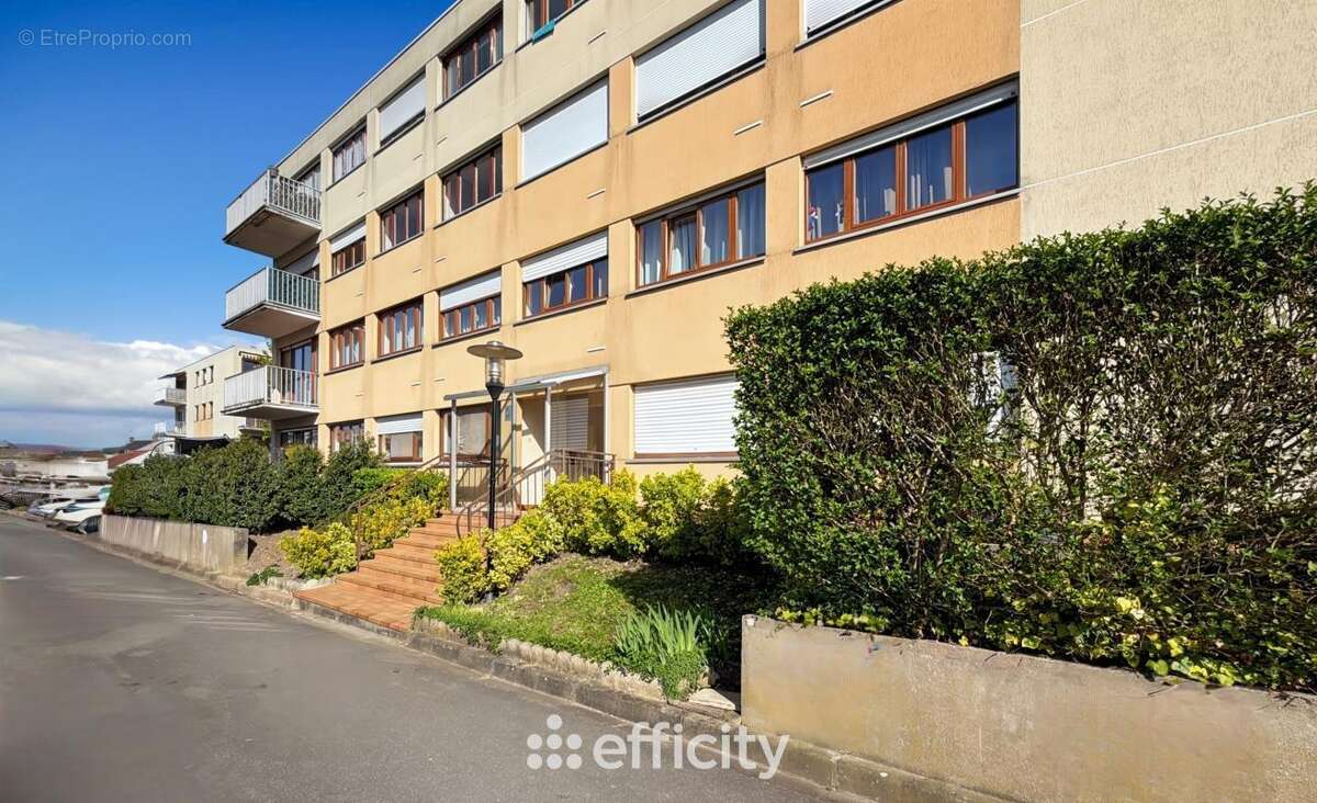Appartement à CHENNEVIERES-SUR-MARNE