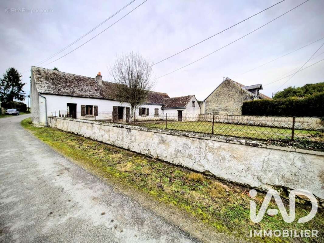 Maison 87 m² à Gizeux  - photo 2