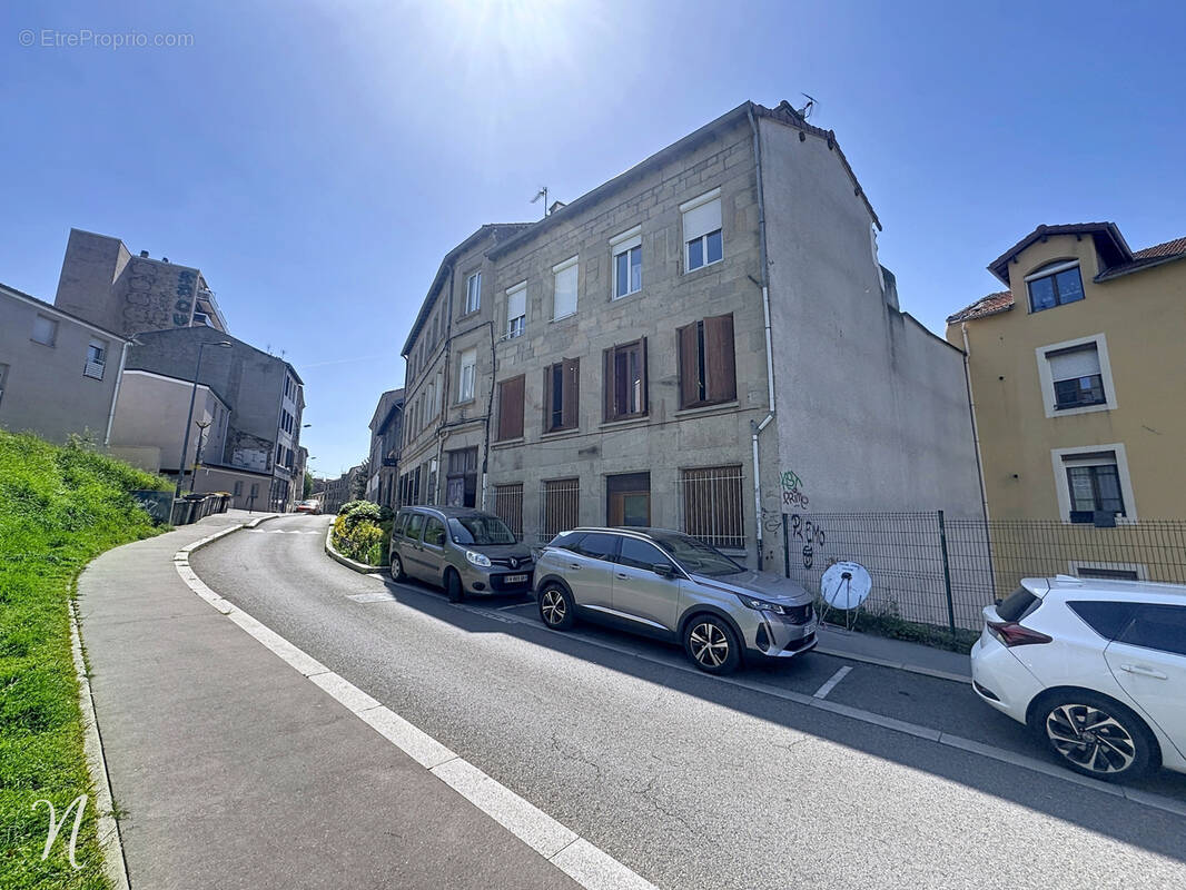 Appartement à SAINT-ETIENNE