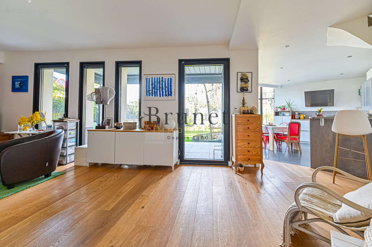 Appartement à SAINT-MAUR-DES-FOSSES