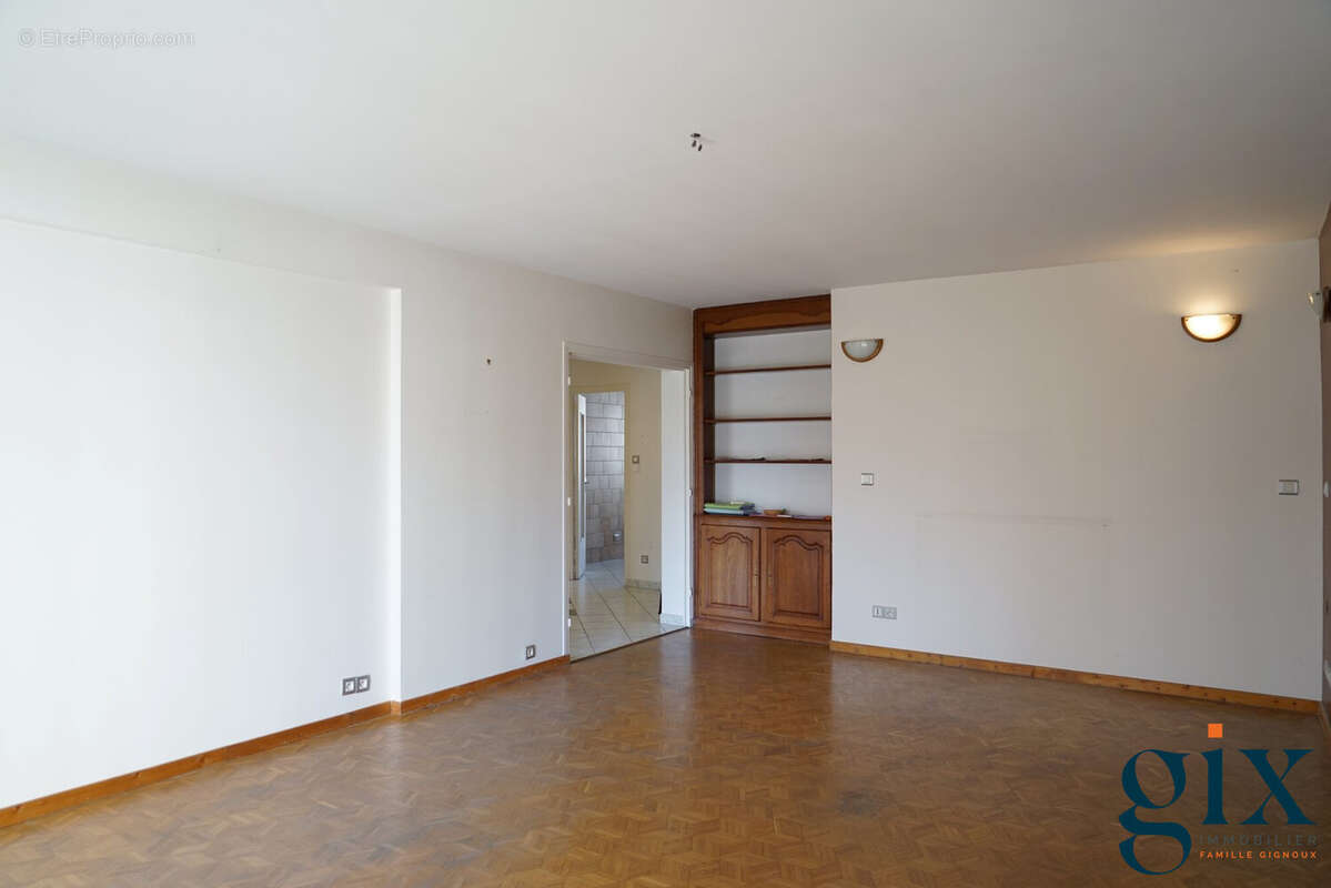 Appartement à MEYLAN