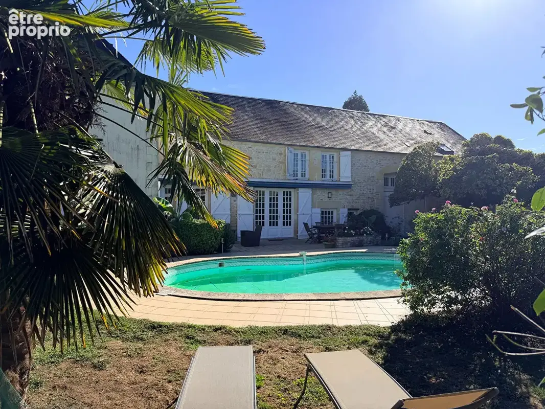Opportunité, charmante Longère entièrement rénovée de 276 m² avec piscine, rare .... - photo 4