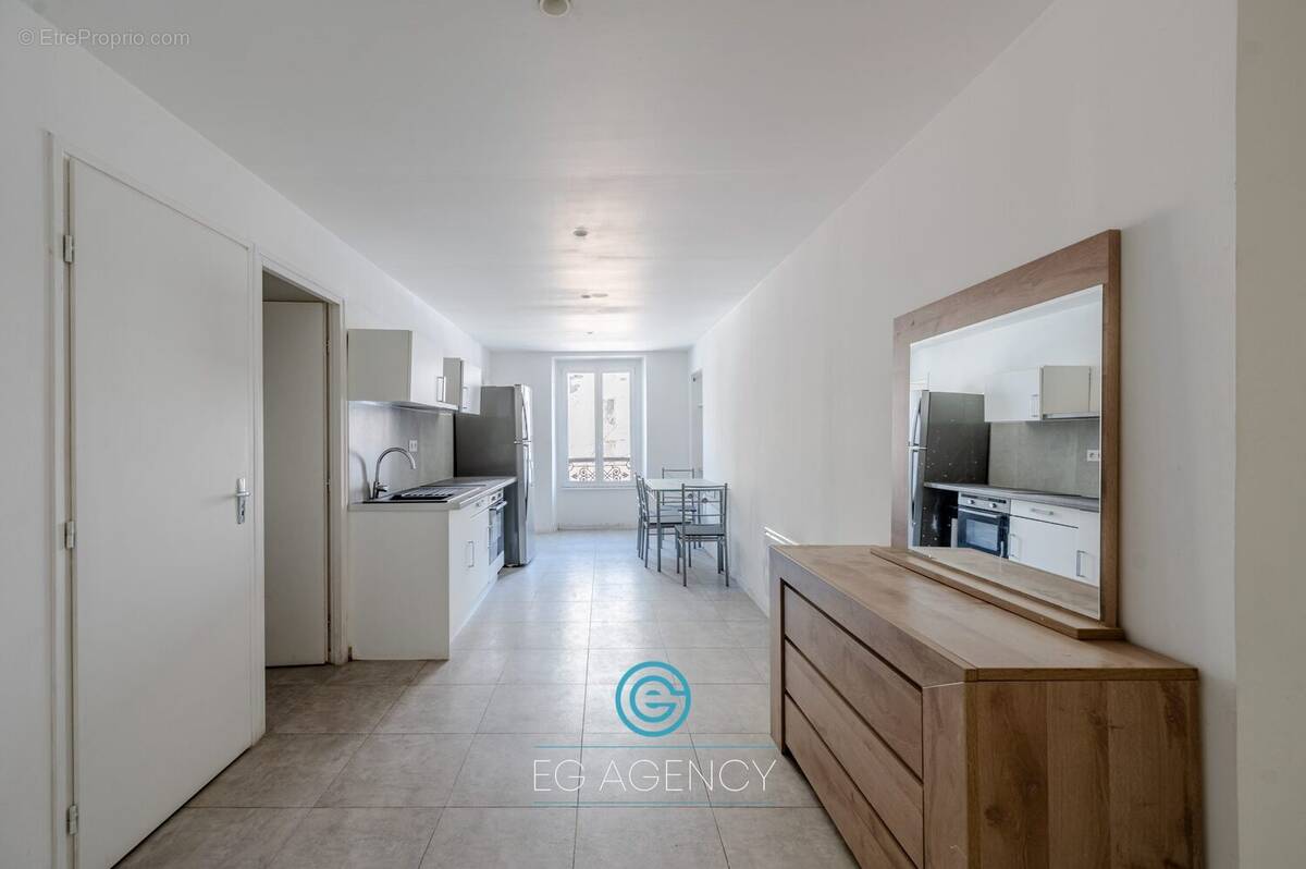 Appartement à MARSEILLE-3E