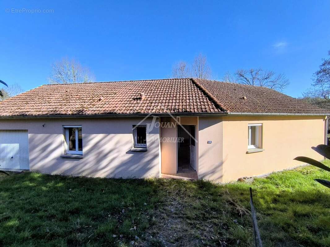 Maison à PONTAUMUR