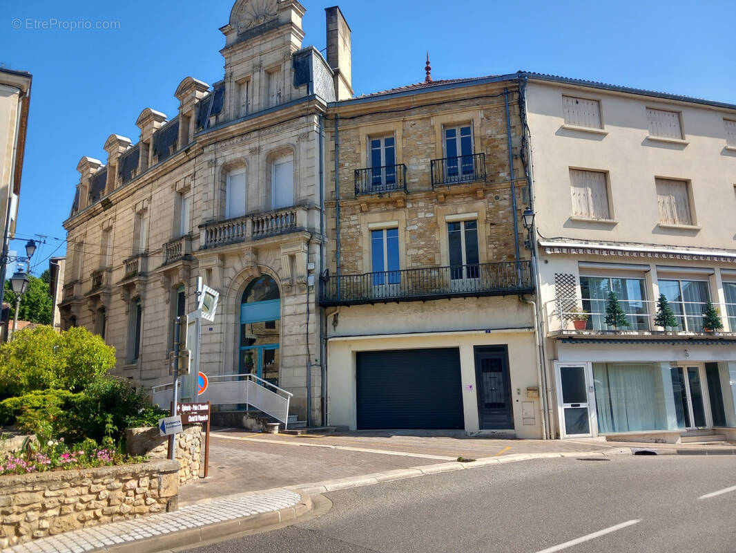 Appartement à FUMEL