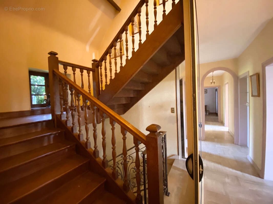 Maison à SAINT-PANTALEON-DE-LARCHE