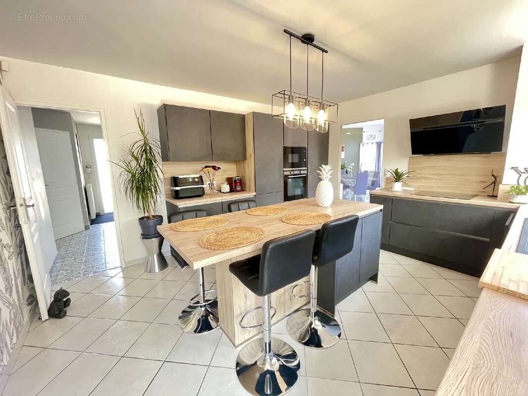 Maison 203 m² à Milly-La-Foret  - photo 6