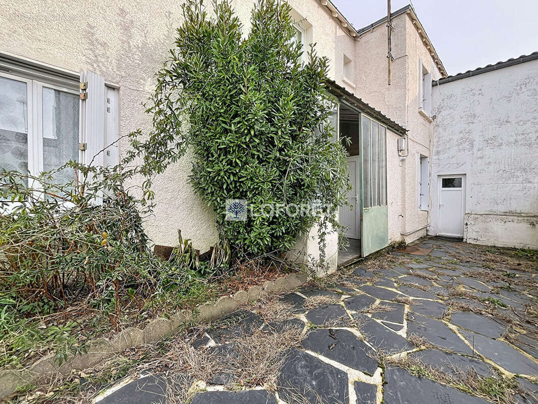 Maison à PARTHENAY