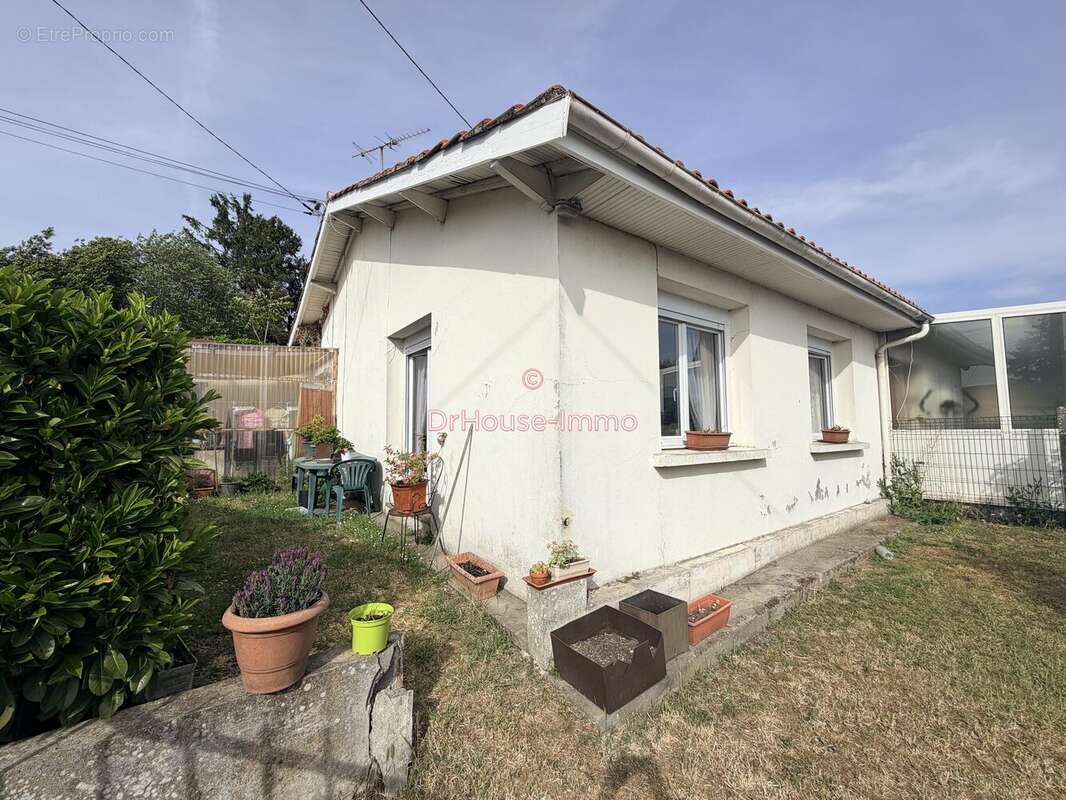 Maison à AMBARES-ET-LAGRAVE
