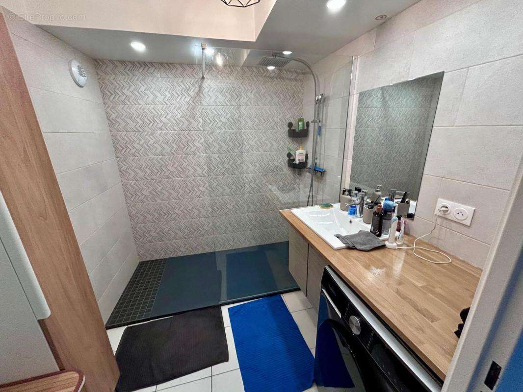 Appartement à COGOLIN