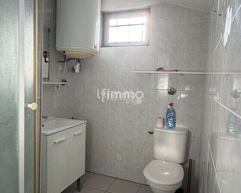 Maison de 101m2 à rénover sur sa parcelle de 500m2 - St Menet 13 - photo 7