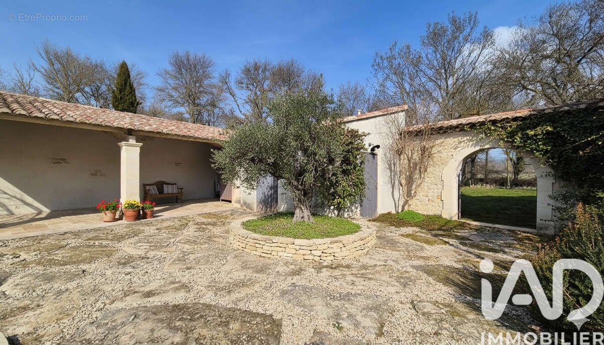Photo 9 - Maison à L'ISLE-SUR-LA-SORGUE