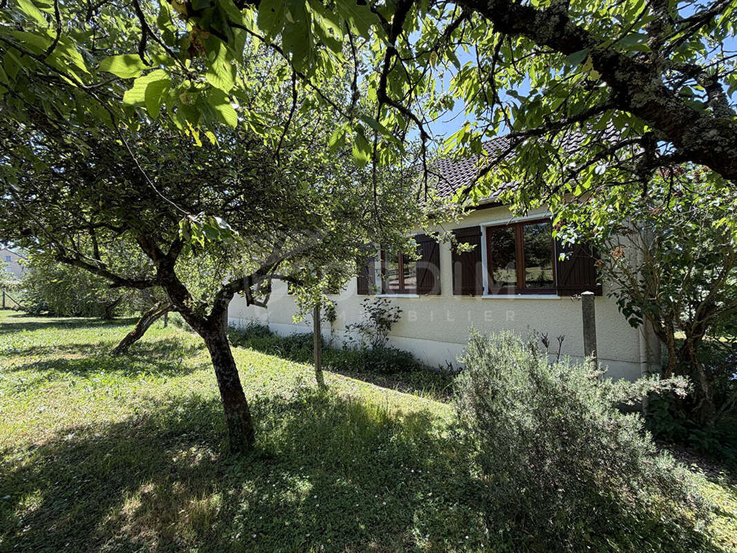 Maison à SAINT-SATUR