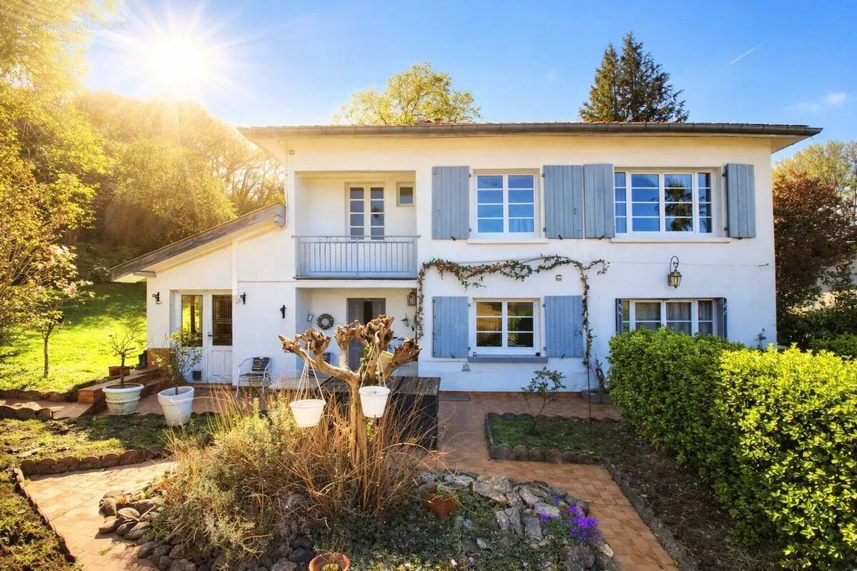 Maison à CASTAGNEDE