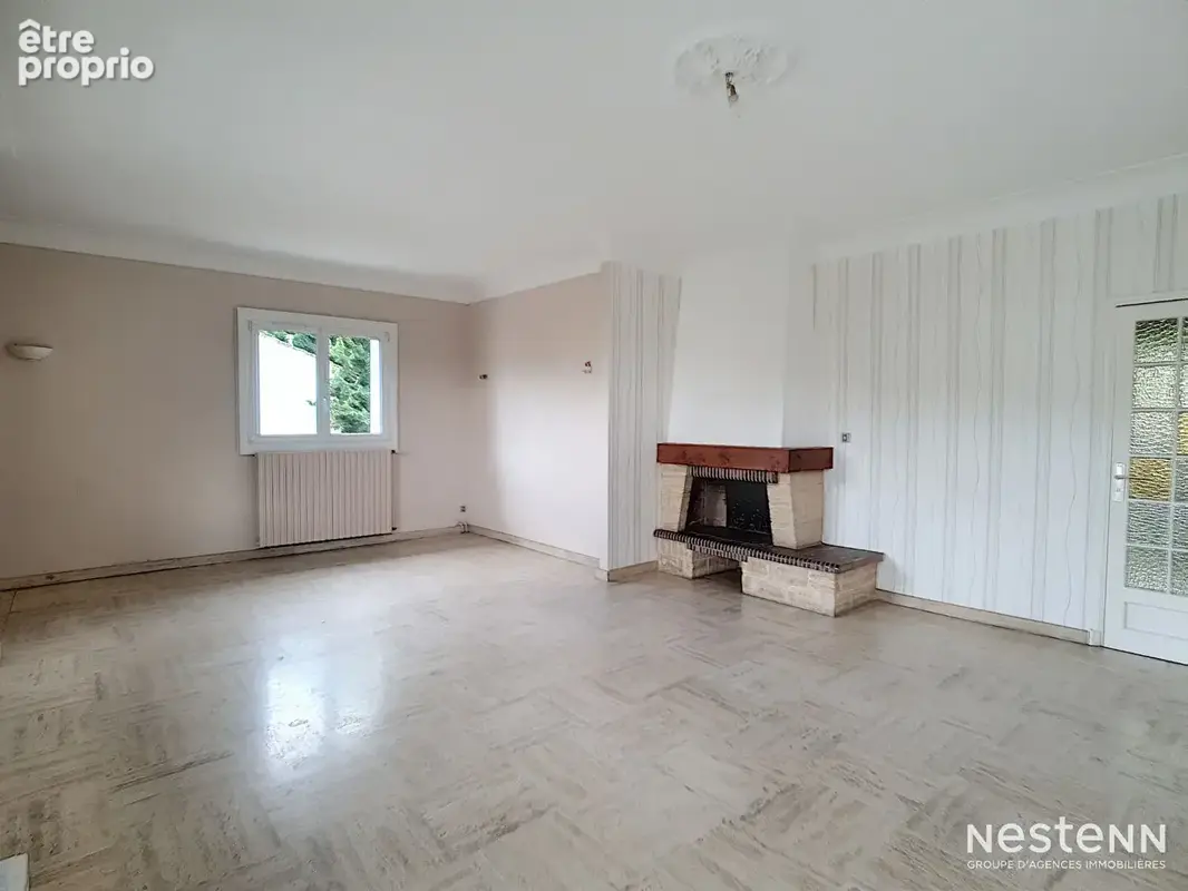 À Vendre - Maison d'architecte de 220 m² avec jardin et double garage à Condom - photo 2