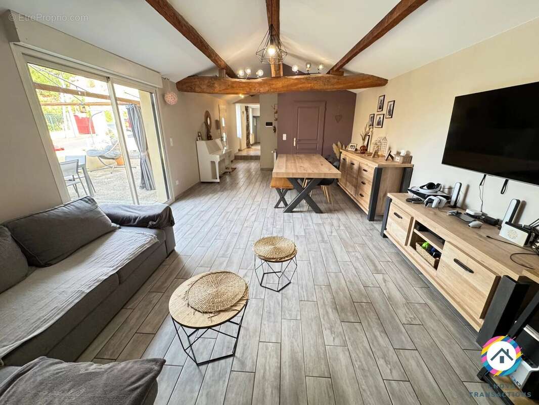 Maison à MONTMERLE-SUR-SAONE