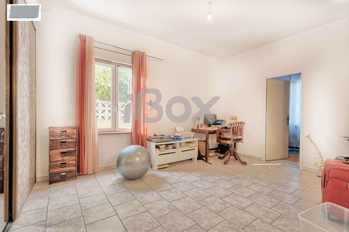 Maison à LA VALETTE-DU-VAR