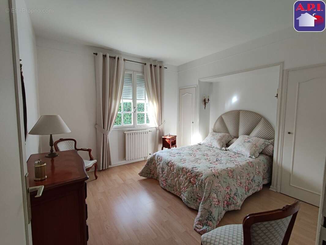 Maison à LA TOUR-DU-CRIEU