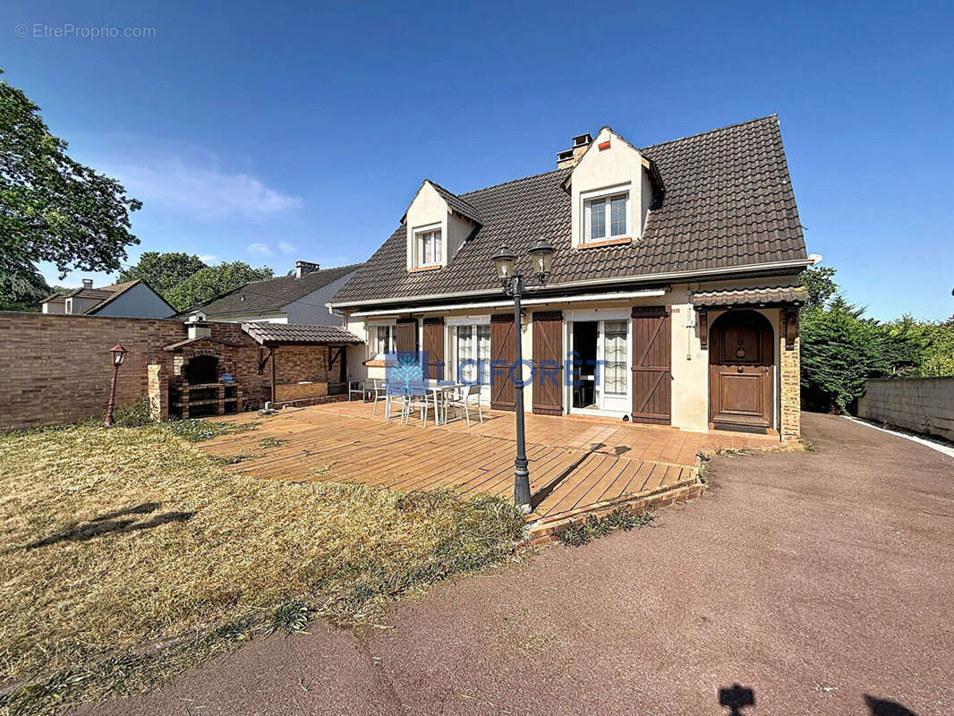 Maison à SAINTRY-SUR-SEINE