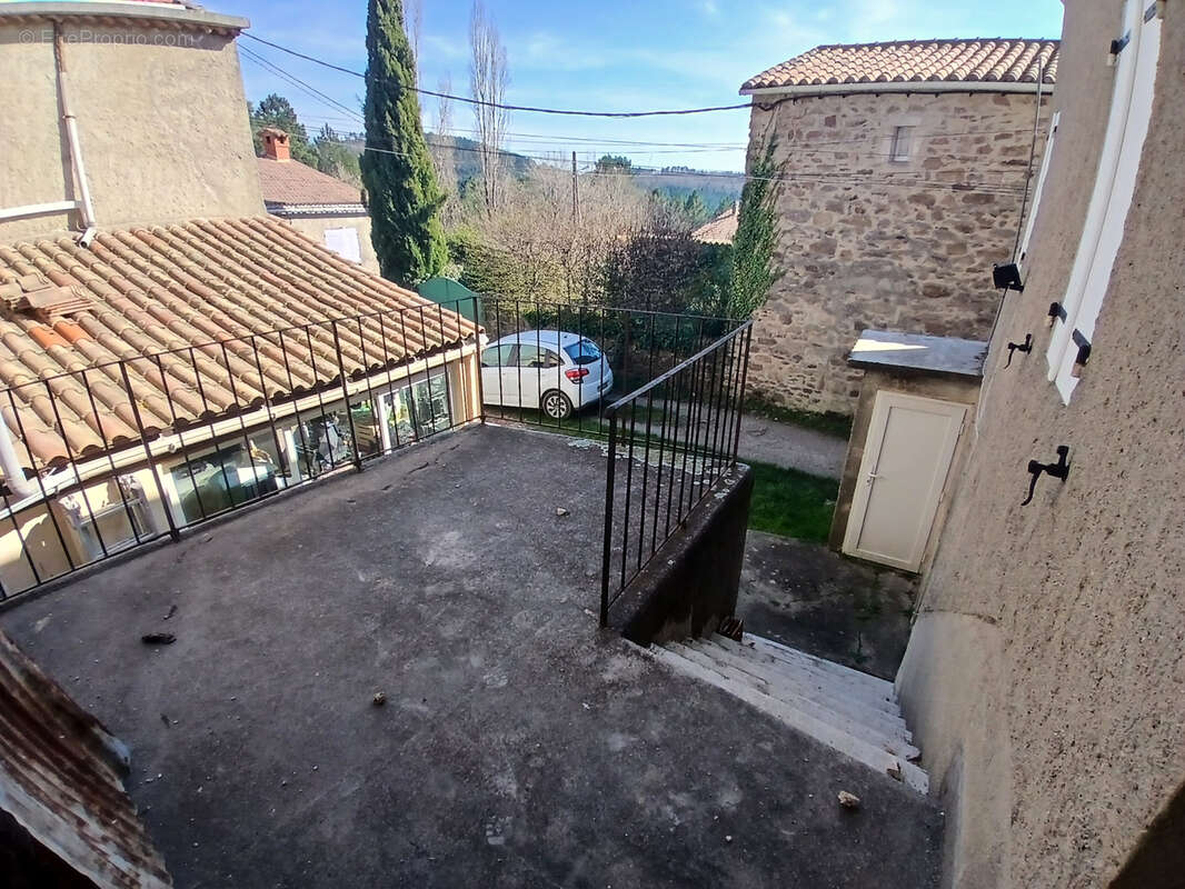 Maison à PORTES