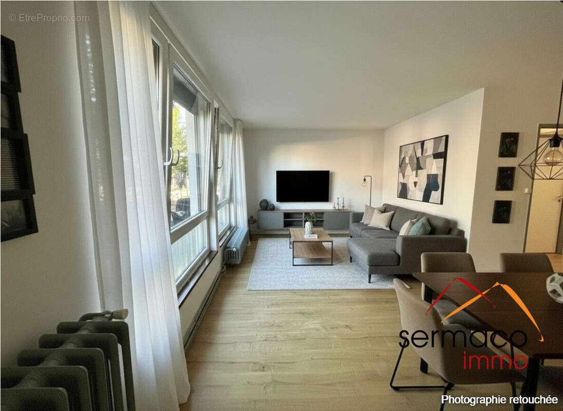 Salon séjour meublé avec l'IA - Appartement à SARREGUEMINES