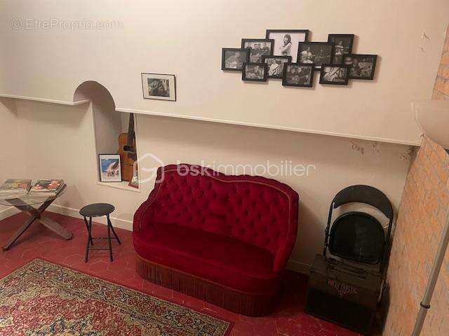 Commerce à PARIS-8E