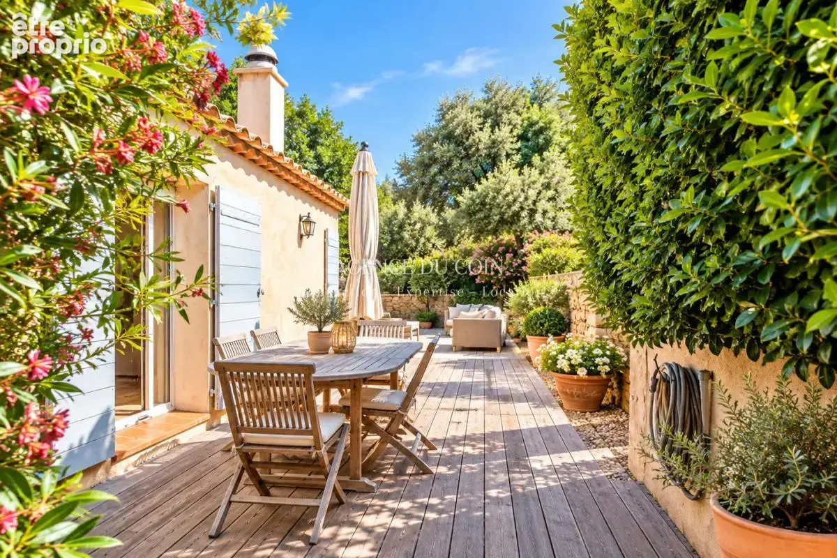 Six-Fours-les-Plages – Villa de charme avec piscine et dépen - photo 2