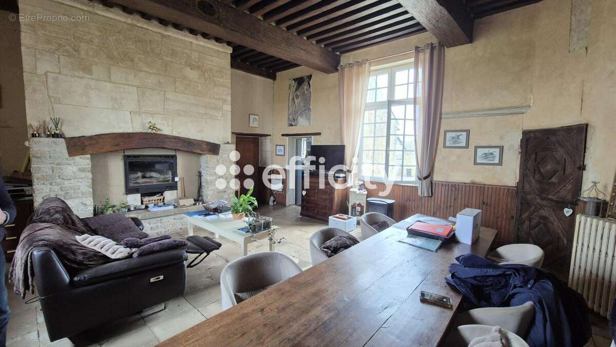 Maison à VIENNE-EN-BESSIN