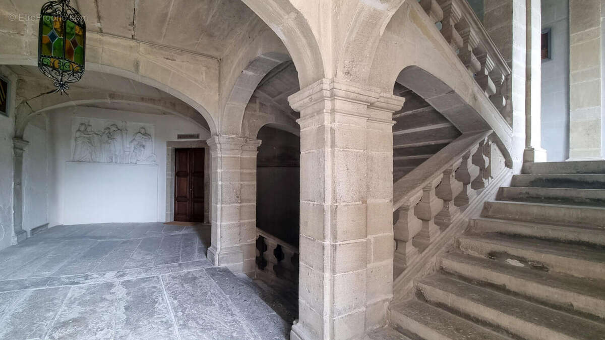 Grand escalier - Appartement à LERAN