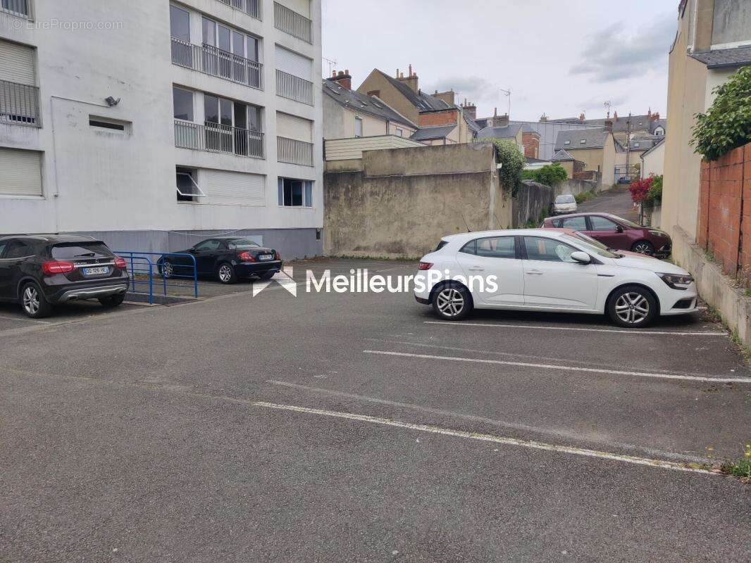 Parking à LE MANS
