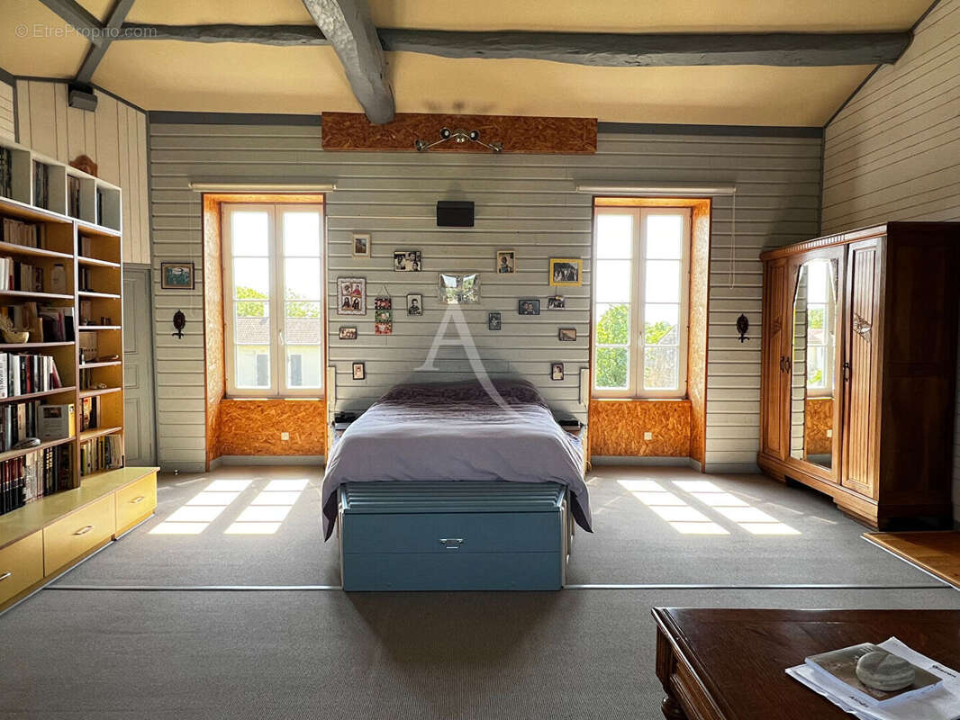 Maison à VOUILLE-LES-MARAIS